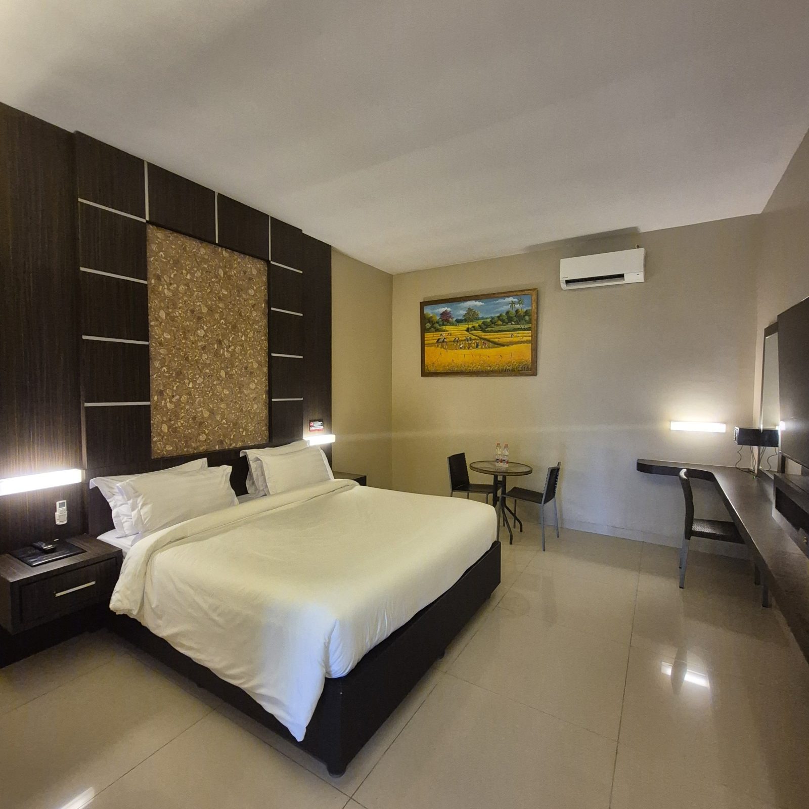 VIP ROOM